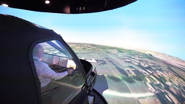 MS&T Europe Editor Dim Jones flying Lockheed Martin’s FLV simulator. 
