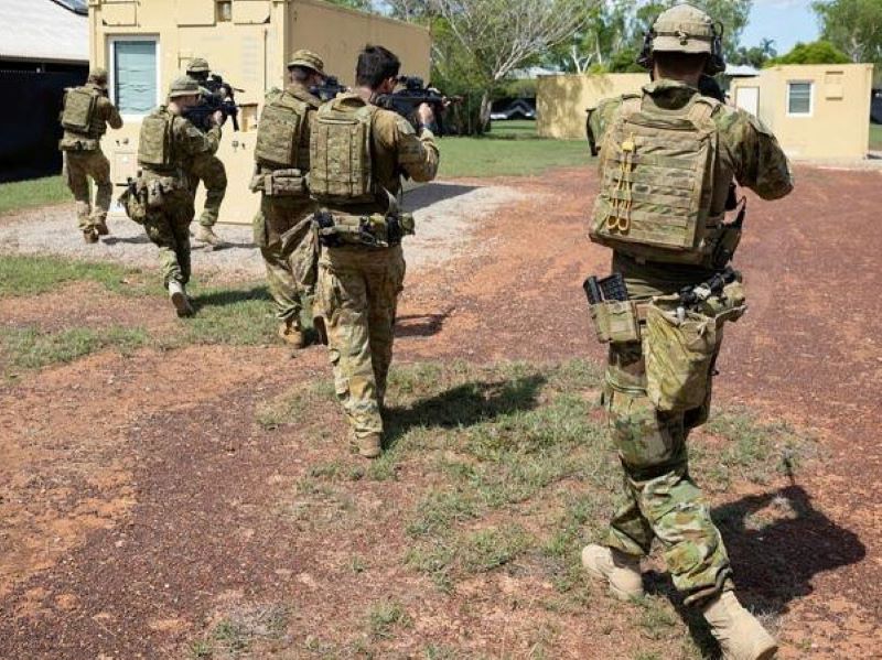 Australian soldiers join uk training programme