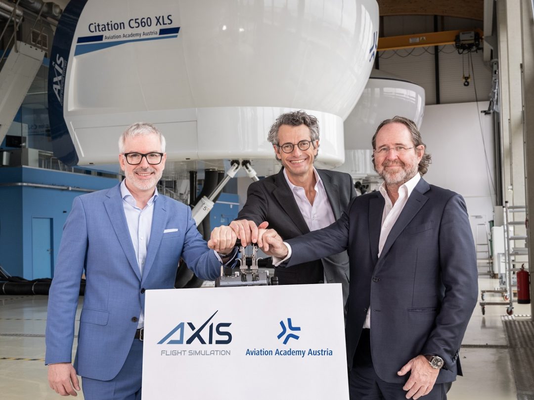 Axis and Aviation Academy Austria give full throttle with new Challenger 350 FFS.jpg[18663].jpg