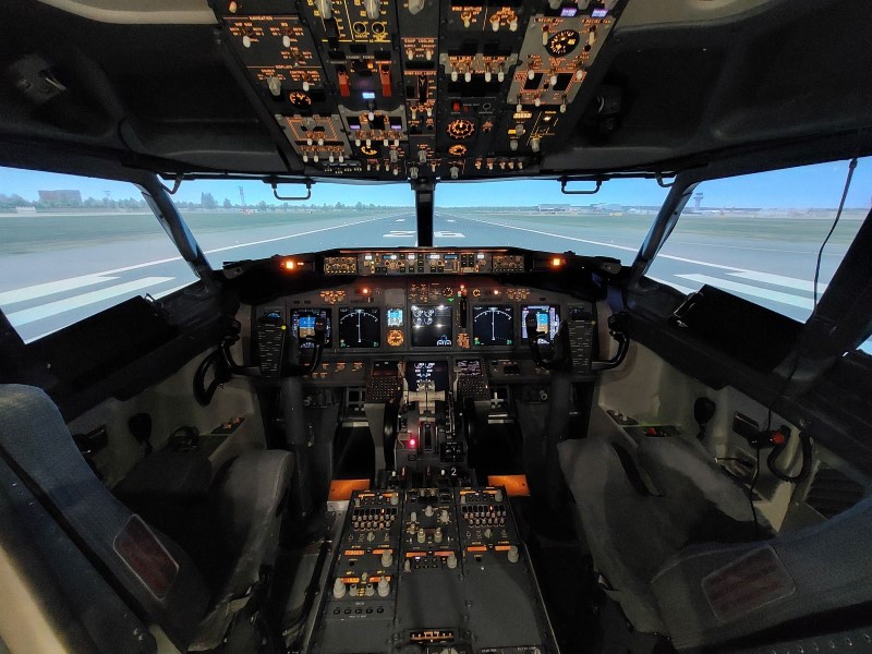 The flight deck of the b737ng full flight simulator deployed at cae madrid for air europa pilot training. (1)