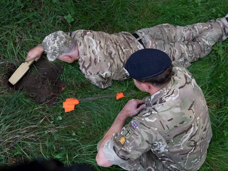 S960 further video and imagery in notes to editors   ukrainian sappers receive training from royal engineers in poland 2